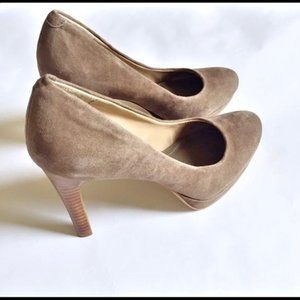 Banana Republic Kate Brown Suede Pumps